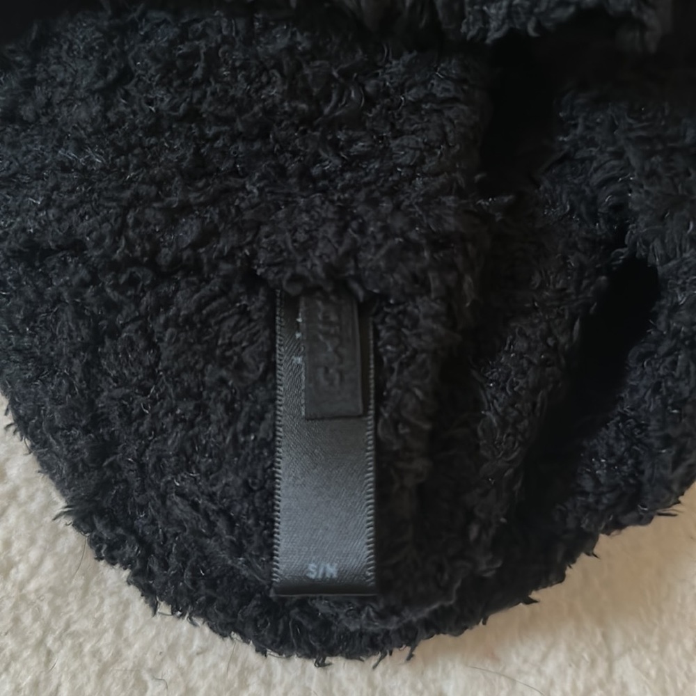 NWT | Skims | Cozy Knit Bouclé Tank In Onyx (Black) Size S/M - Picture 5 of 7